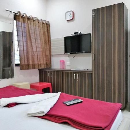 Hotel Shiv Regency Kukma Bagian luar foto