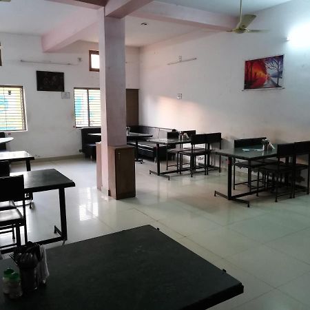 Hotel Shiv Regency Kukma Bagian luar foto