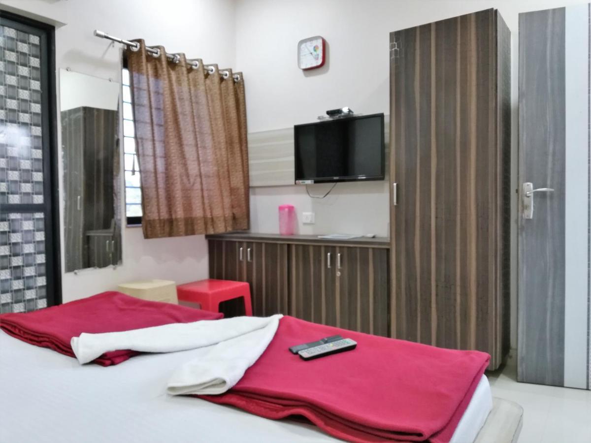 Hotel Shiv Regency Kukma Bagian luar foto