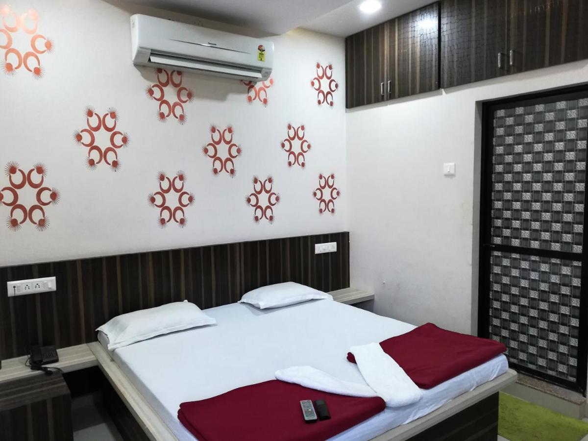 Hotel Shiv Regency Kukma Bagian luar foto
