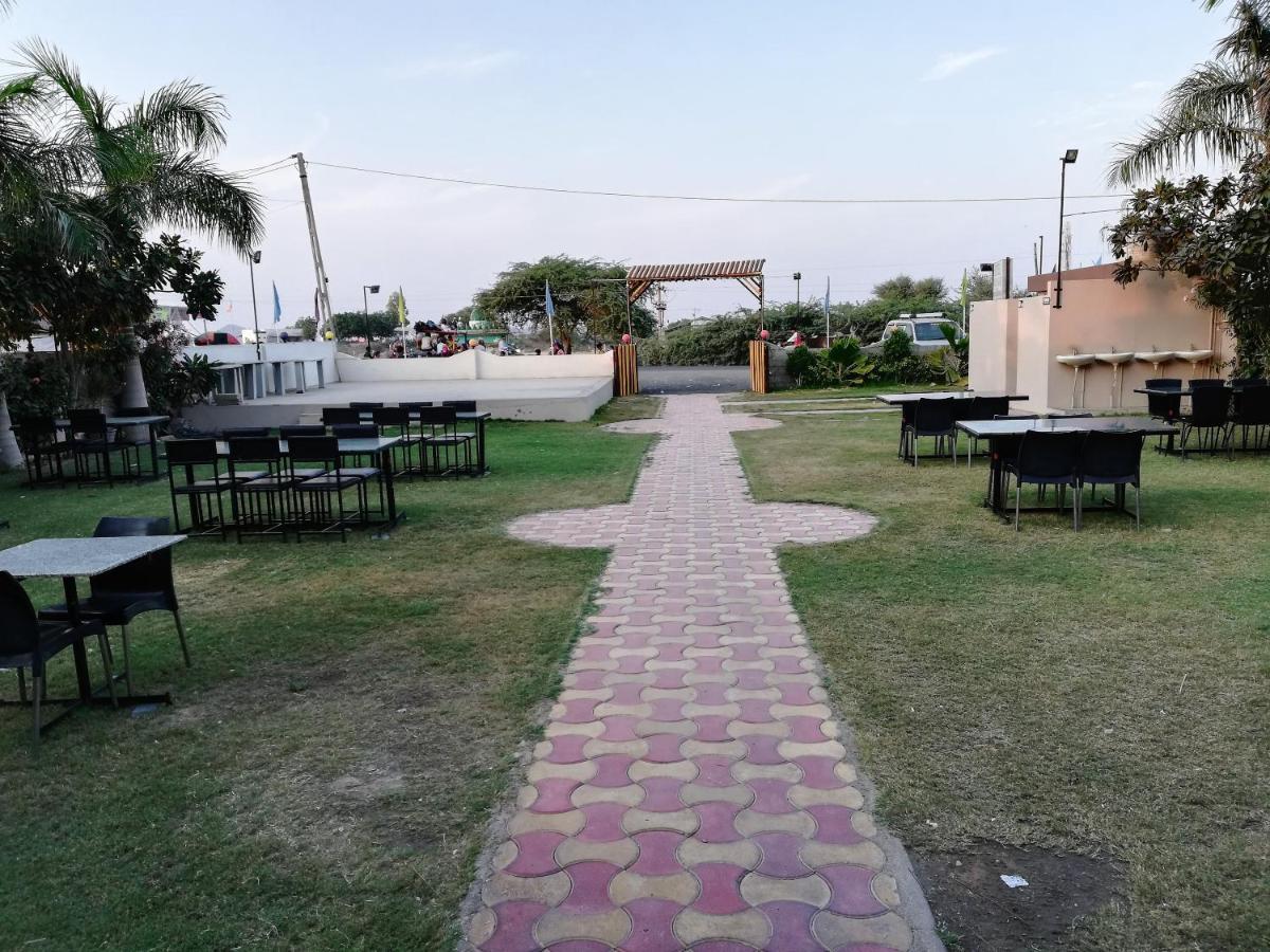Hotel Shiv Regency Kukma Bagian luar foto