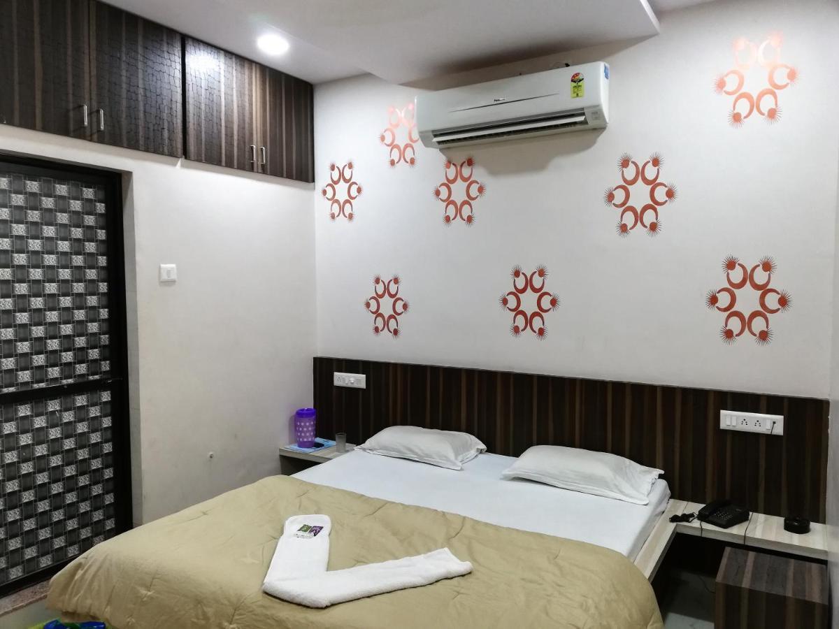 Hotel Shiv Regency Kukma Bagian luar foto