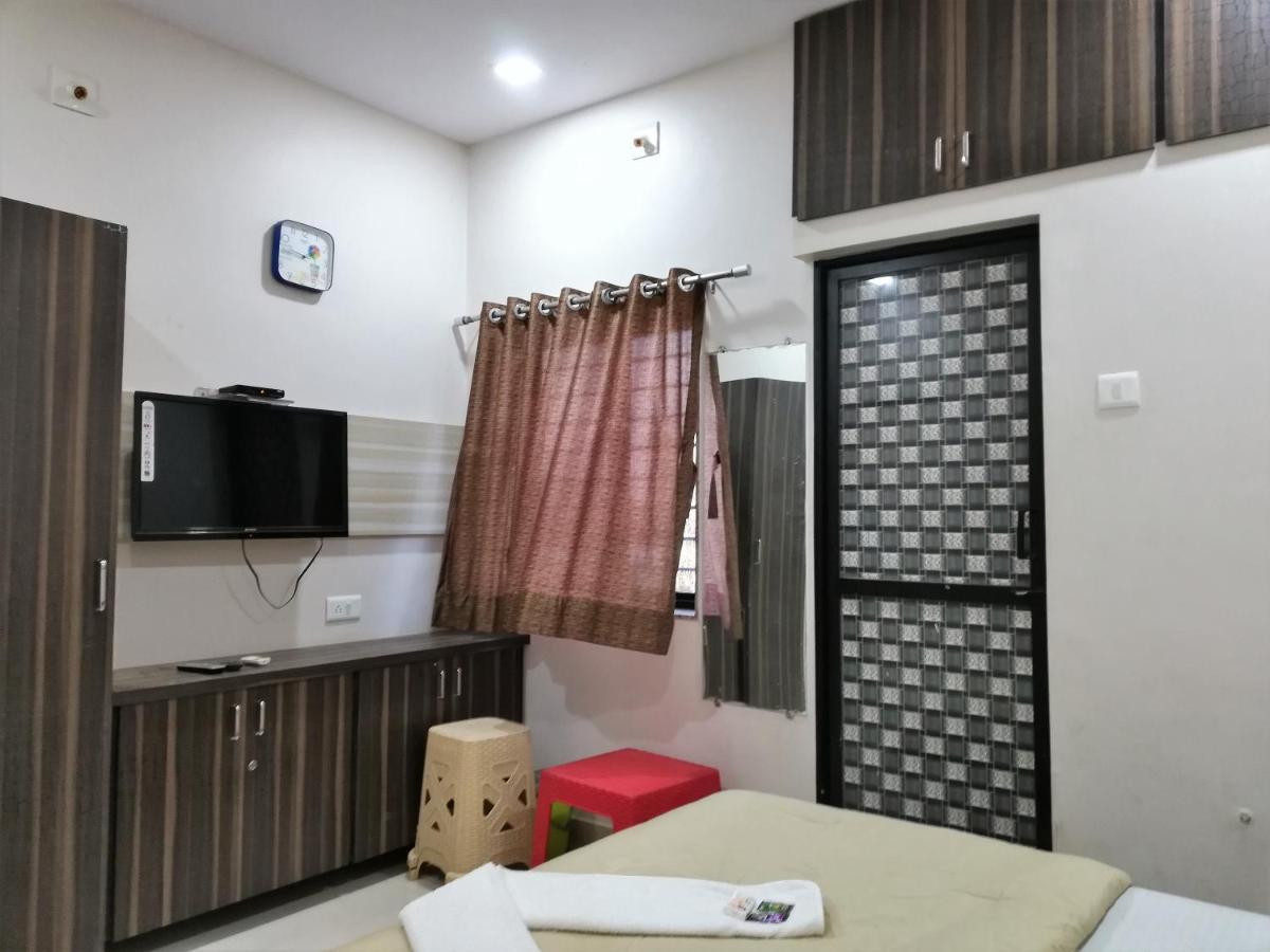Hotel Shiv Regency Kukma Bagian luar foto